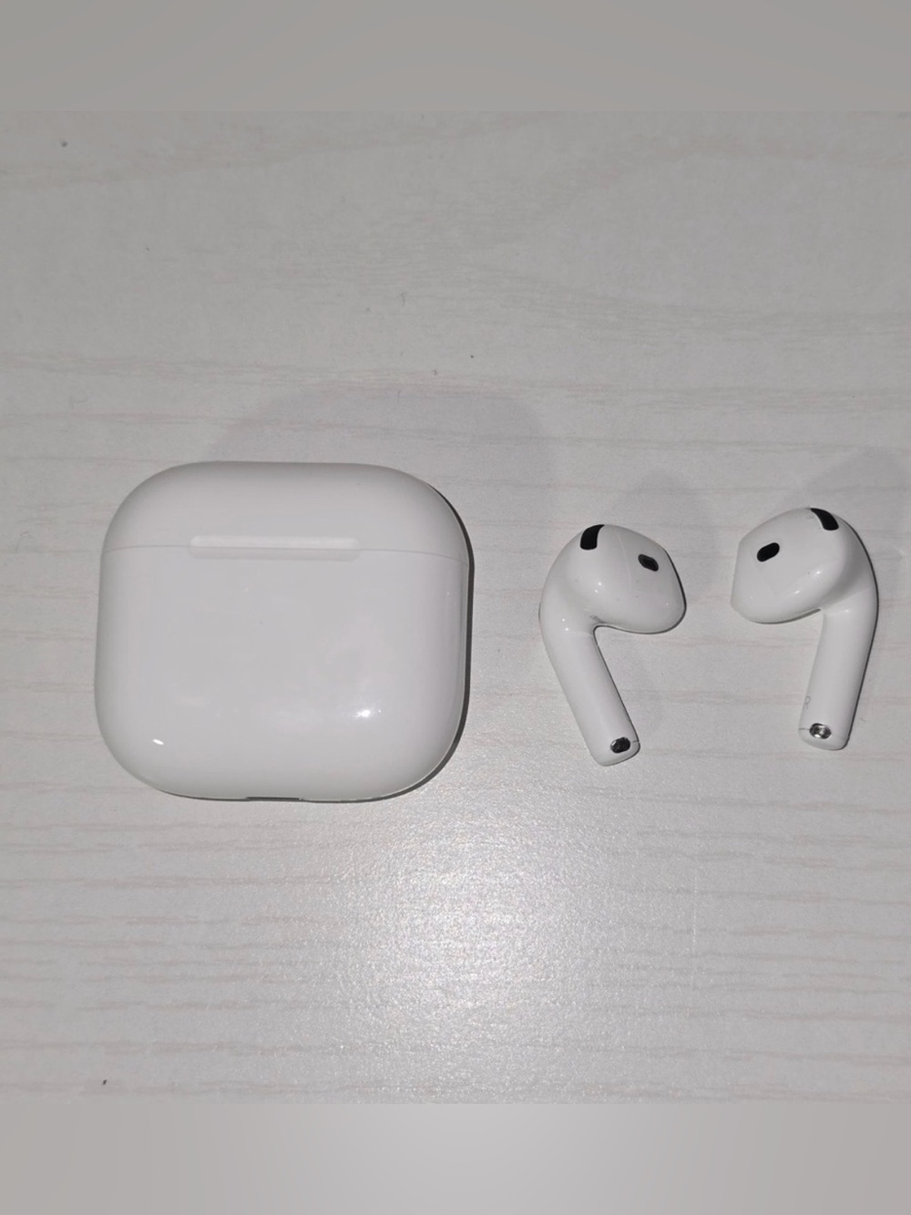 Apple AirPods Pro 4 with noise cancellation